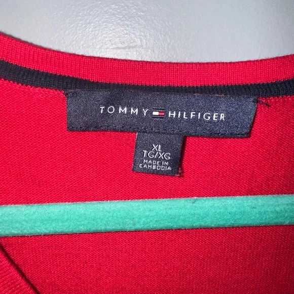EUC Tommy Hilfiger Red Heart Ivy V-Neck Sweater Size XL - Picture 3 of 7